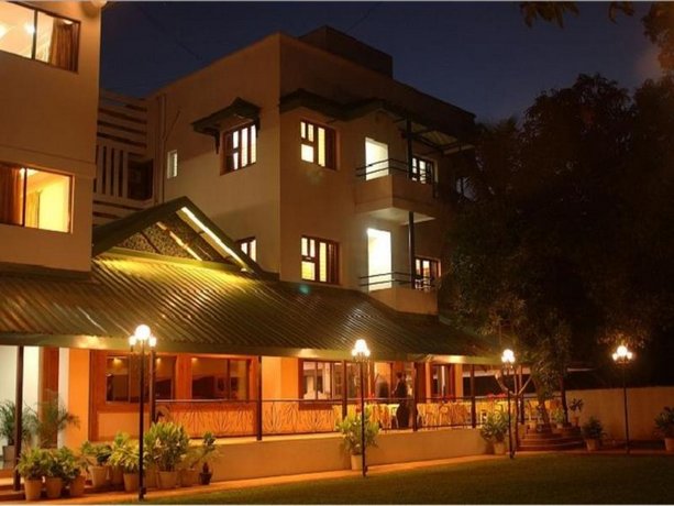 Hotel Woodland Kolhapur