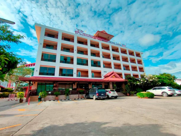 Rayong Lanna Hotel