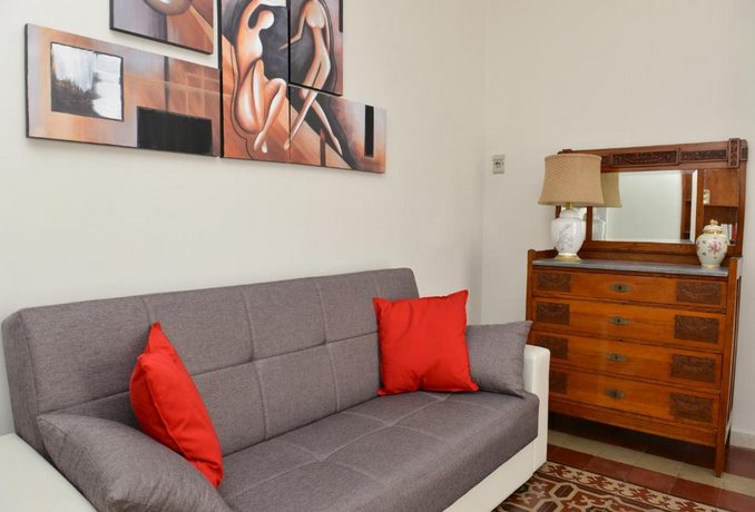 Niria Home