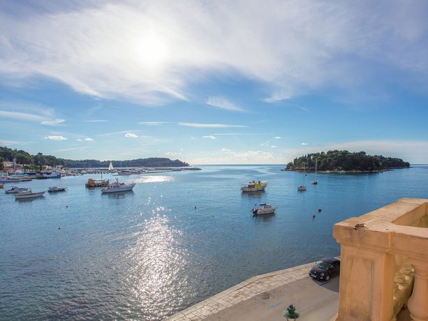 Apartment Viking Rovinj with Sea View