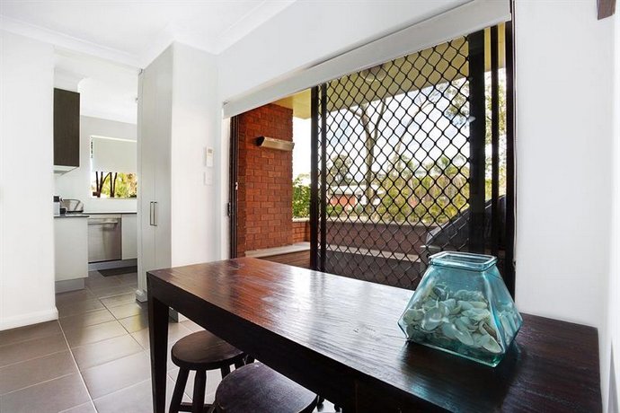 Amanda Court Unit 2/1 Weatherly Close