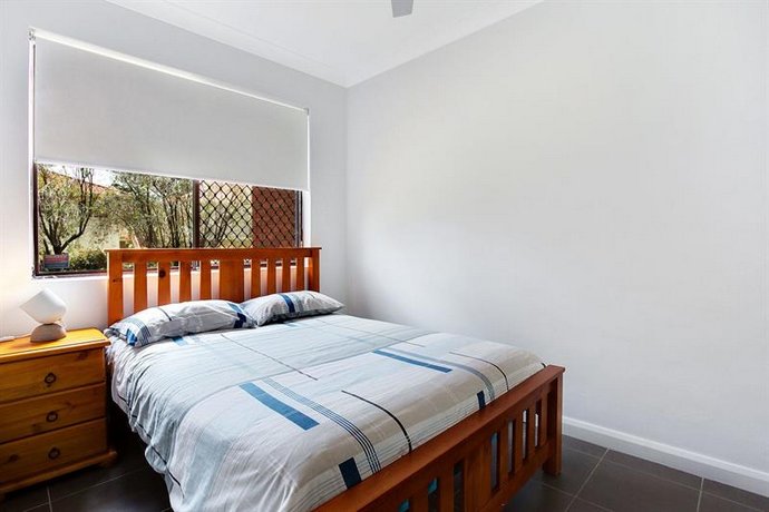 Amanda Court Unit 2/1 Weatherly Close