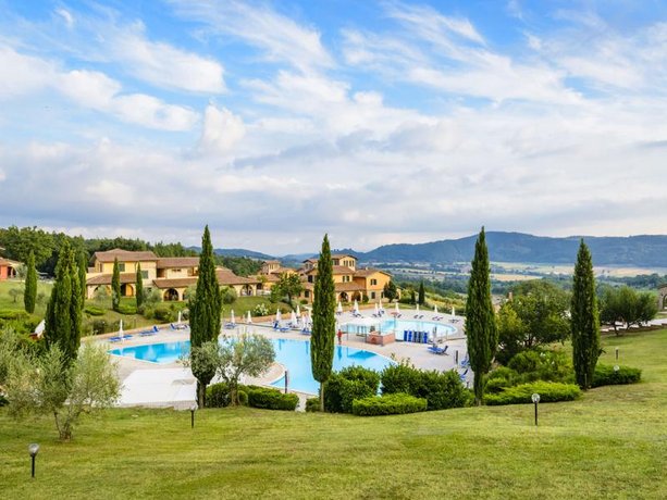 Pian Dei Mucini Resort Il Borgo
