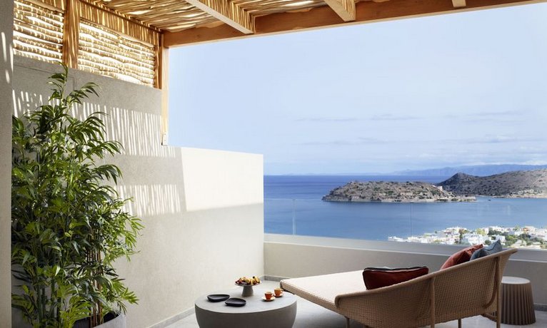 Cayo Exclusive Resort & Spa