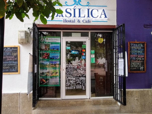 BASILICA HOSTAL Y CAFE