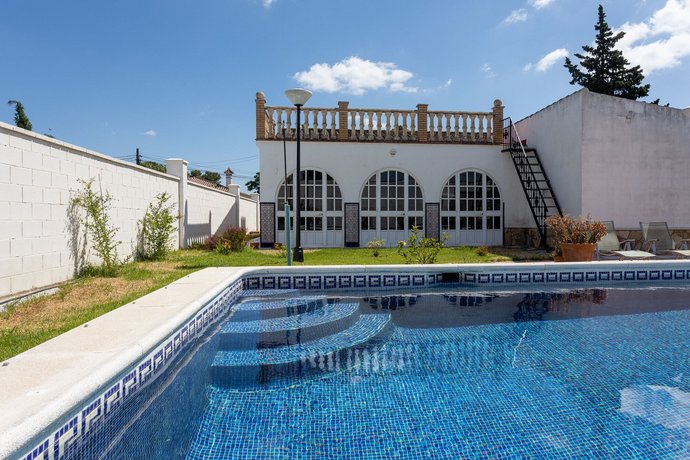Casa Tobias - Arcos de la Frontera Family Villa with Garden + Pool