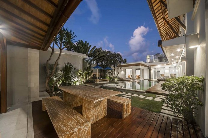 Luxury Villa Juno Seminyak