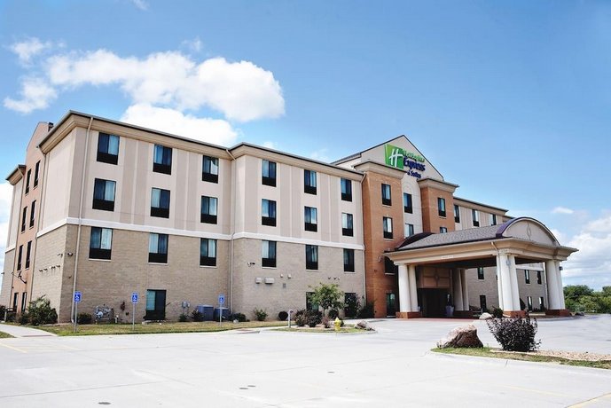 Holiday Inn Express and Suites Urbandale Des Moines