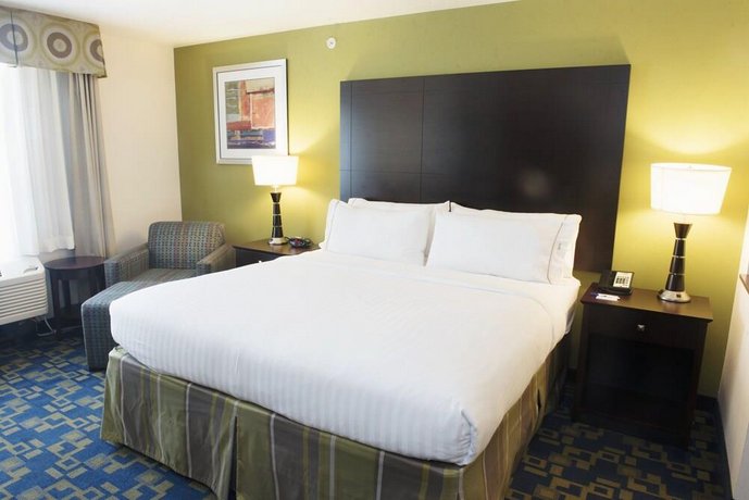 Holiday Inn Express and Suites Urbandale Des Moines