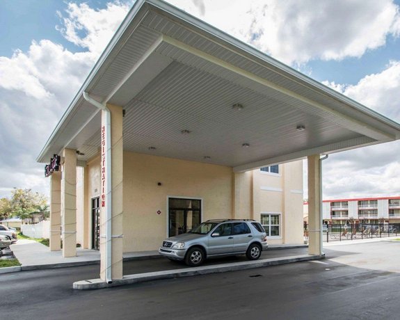 Quality Inn Maingate East Orlando