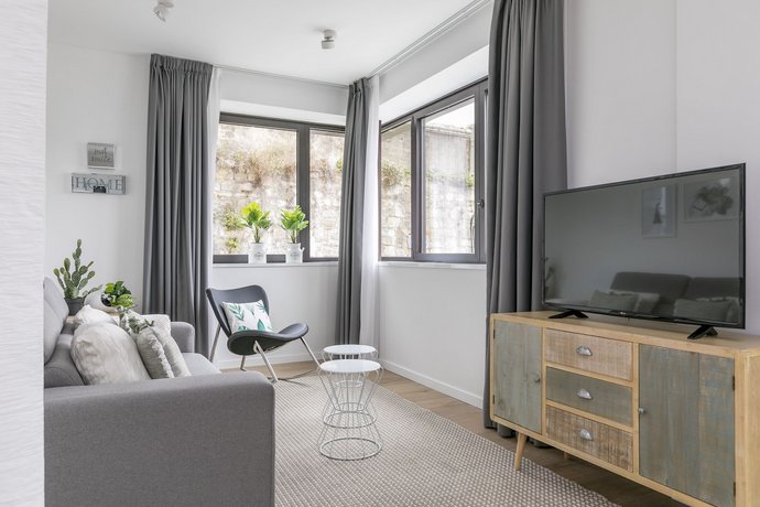 Riverside by Forever Rentals