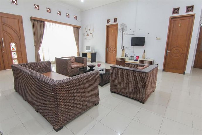 OYO 1061 Aliya Homestay