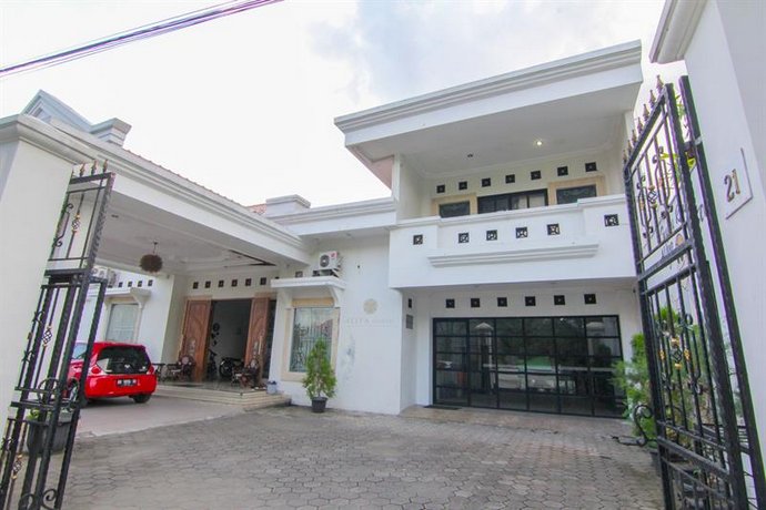 OYO 1061 Aliya Homestay