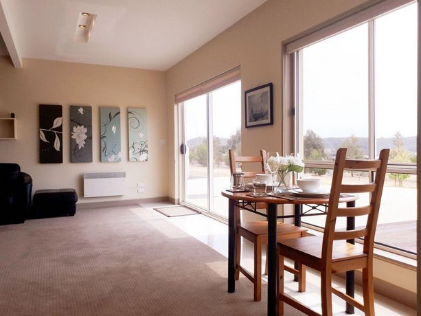 Guest Suite with Mountain View Near Hobart