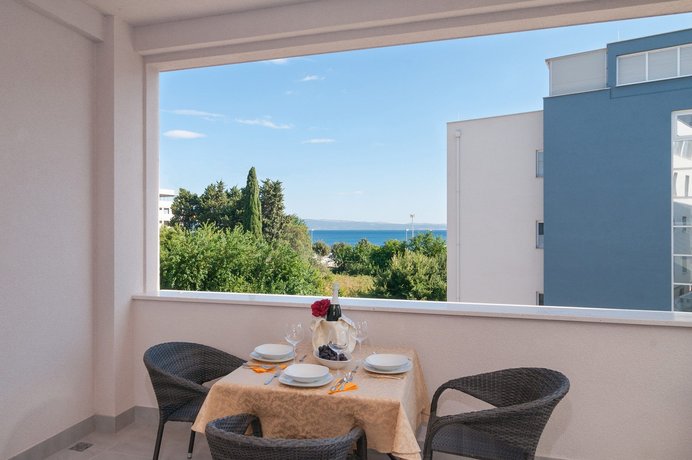 Luxury Rooms Near The Beach