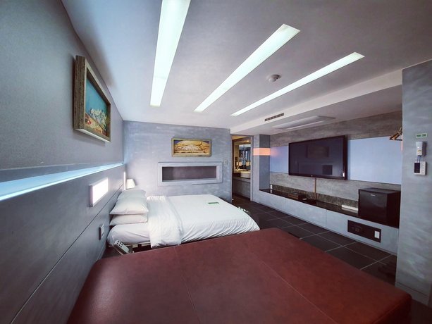 DH Naissance Hotel