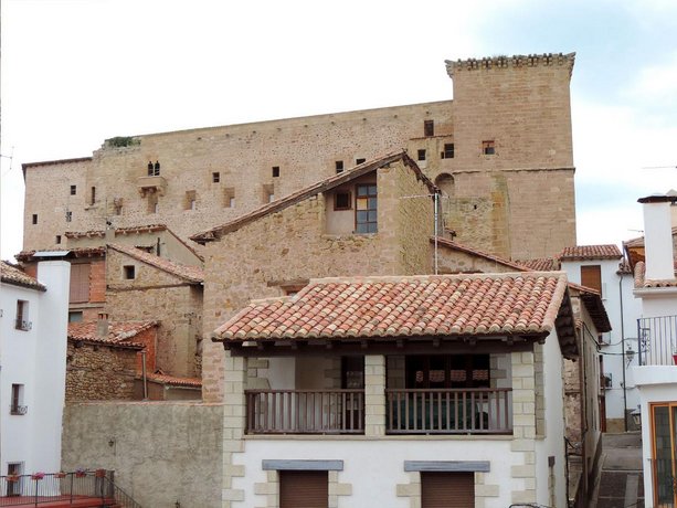Apartamentos Turisticos El Refugio Mora de Rubielos Castle Spain thumbnail