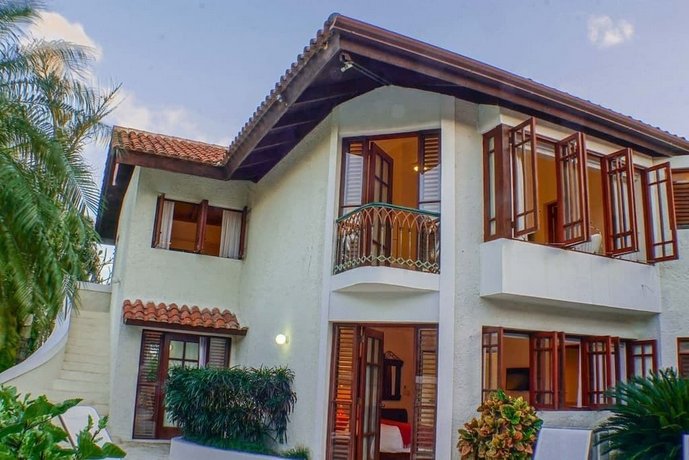 4br Villa Las Pinas Casadecampo By Asvr