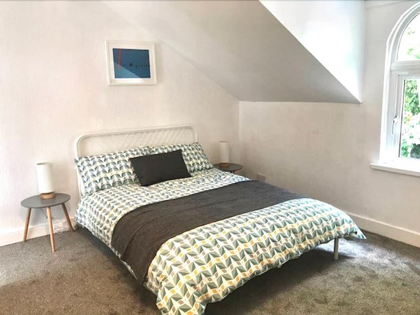 Castleton townhouse