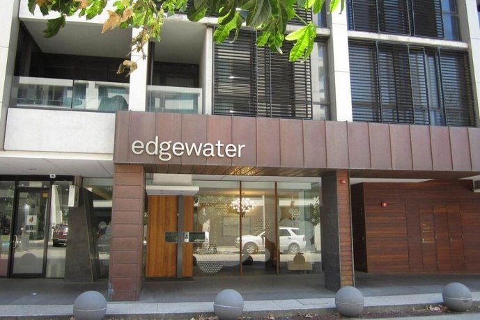 Edgewater 208