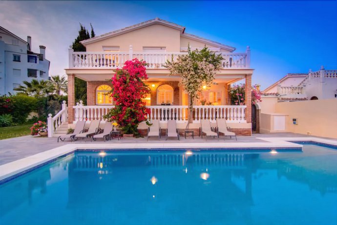 Beach front villa with private pool Marbella