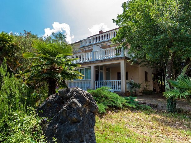 One-Bedroom Apartment in Malinska VI