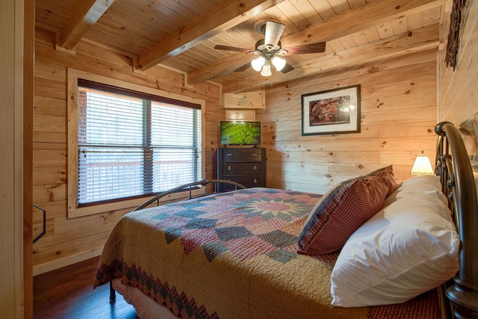 Woodland Escape - Three Bedroom Cabin