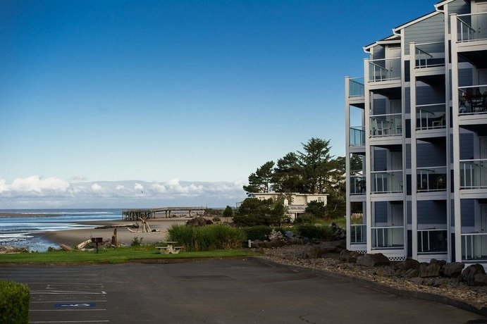 Waters Edge 207