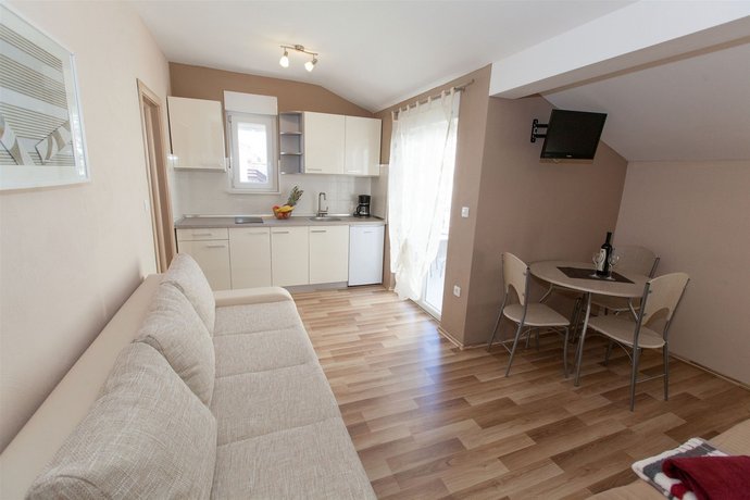 Apartment Karmen 2