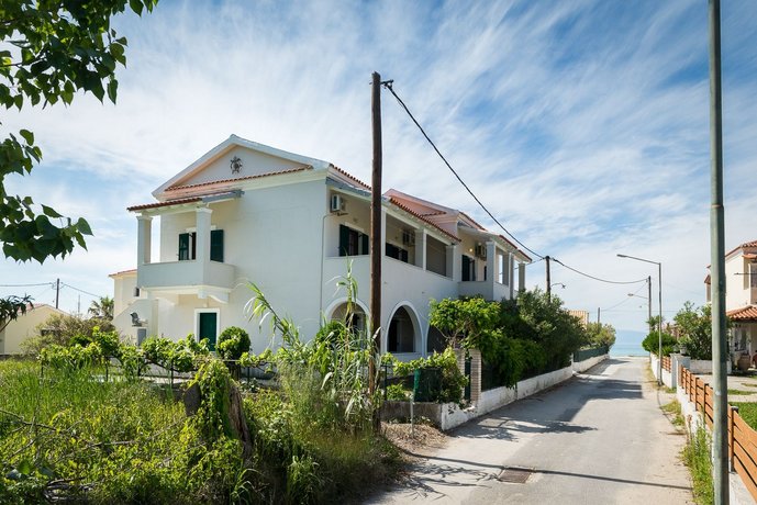 Marias Seaside Apartmets