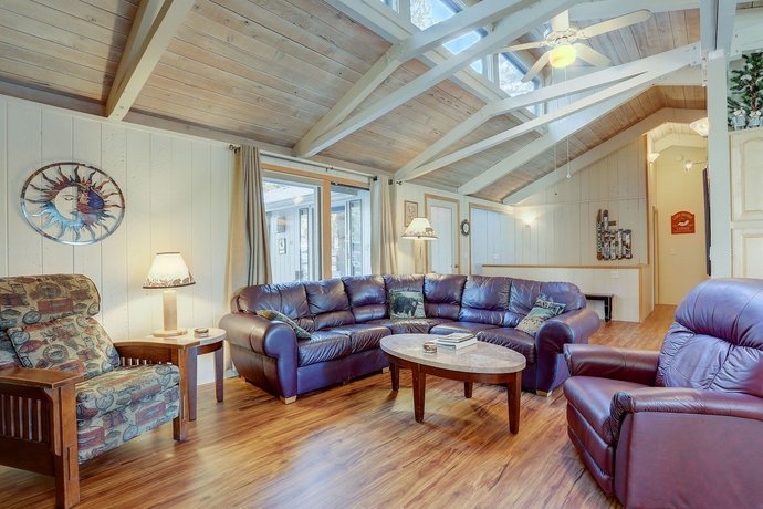 11 Pine Mt-Ac-Hot Tub-4br/4ba