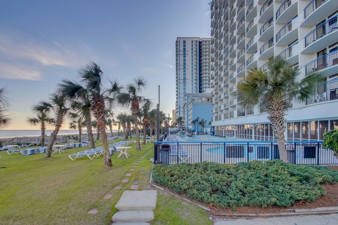 Boardwalk Resort-Unit 530 by Hosteeva