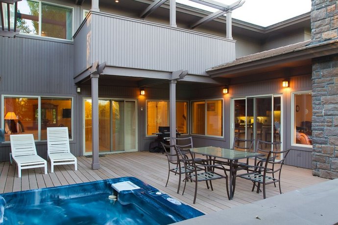 Villa 5-Broken Top-Hot Tub-2BR/2B