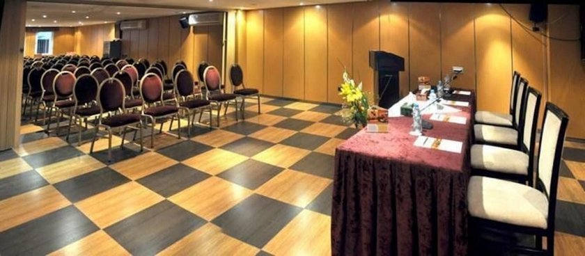 Oum Palace Hotel & Spa