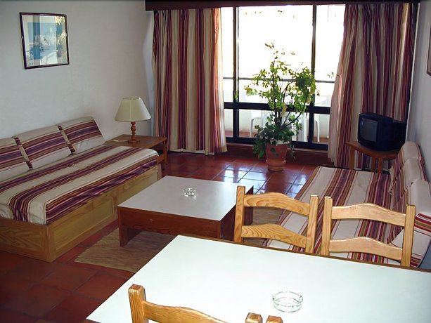 Parque Mourabel Oasis Village & Pe do Lago