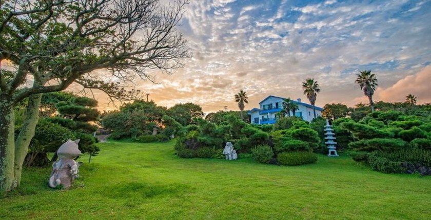Seogwipo Badakga white house Pension