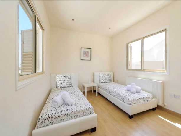 Delfini Villas Protaras