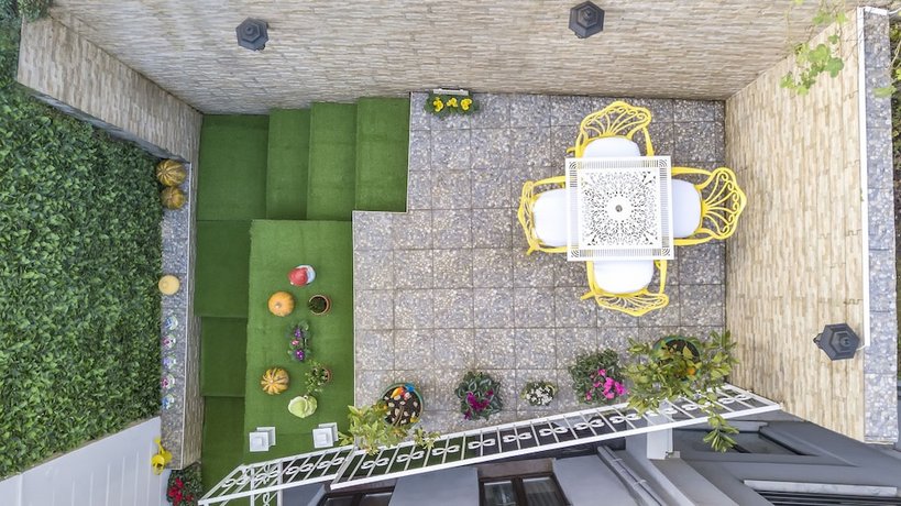 Royan Suites