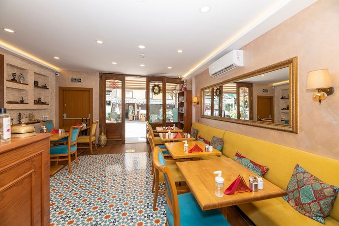 Royan Suites