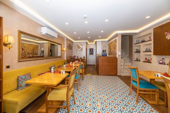 Royan Suites