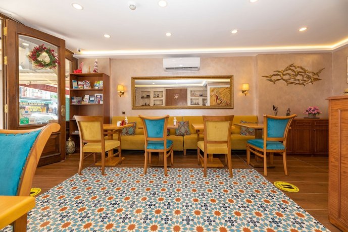 Royan Suites
