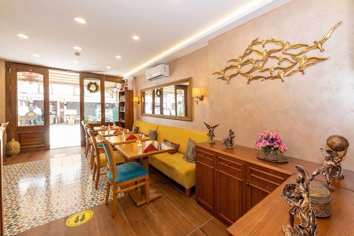 Royan Suites
