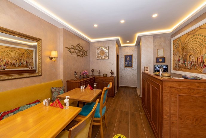 Royan Suites