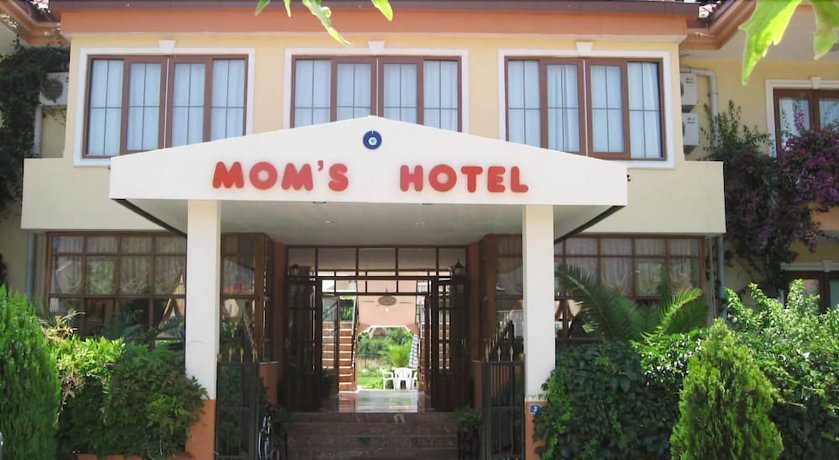 Moms Hotel