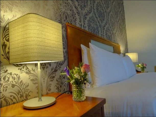 Raheen Woods Hotel
