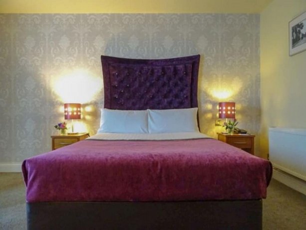 Raheen Woods Hotel