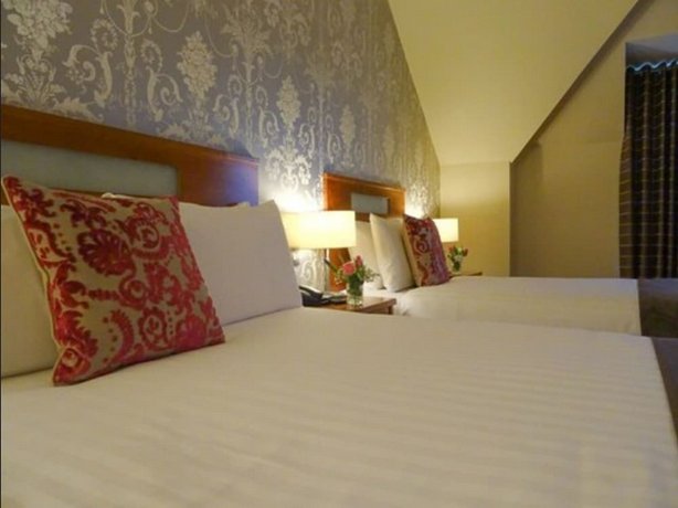 Raheen Woods Hotel