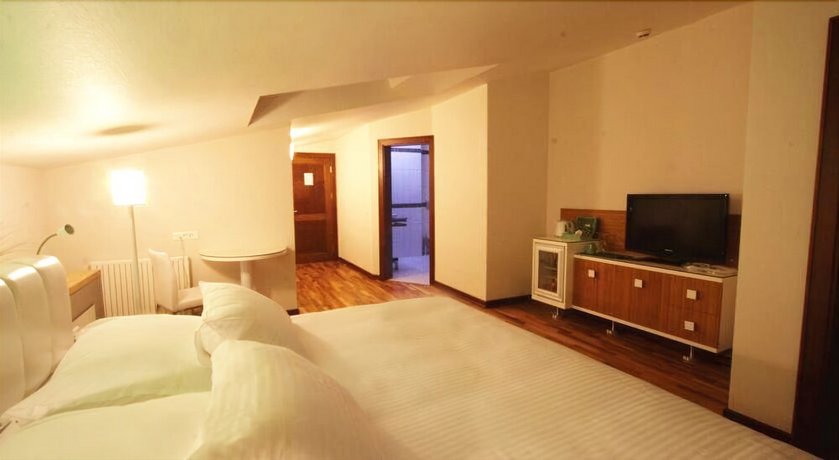 No 19 Boutique Hotel