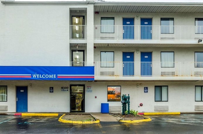 Motel 6 Warren