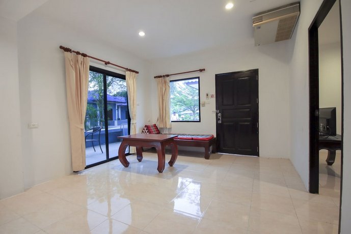 Praewa Villas Naiyang Phuket